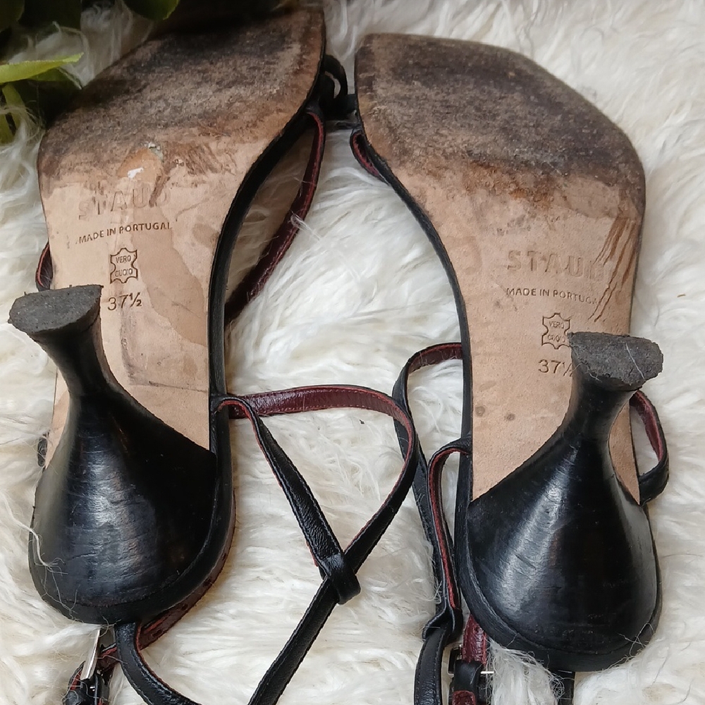 Elegant Black Strappy Women's Heels - Picture 8 of 16
